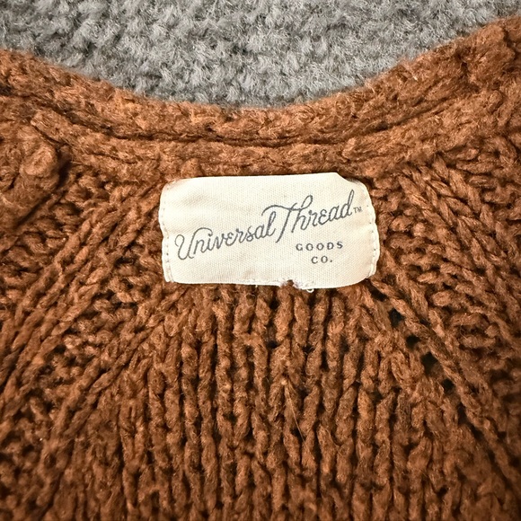Universal Thread Women's Light Brown V-Neck Sweater - Picture 2 of 3